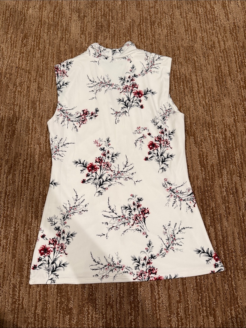 White House Black Market White Floral Ruched Sleeveless Top with Red Accents - Picture 2 of 3